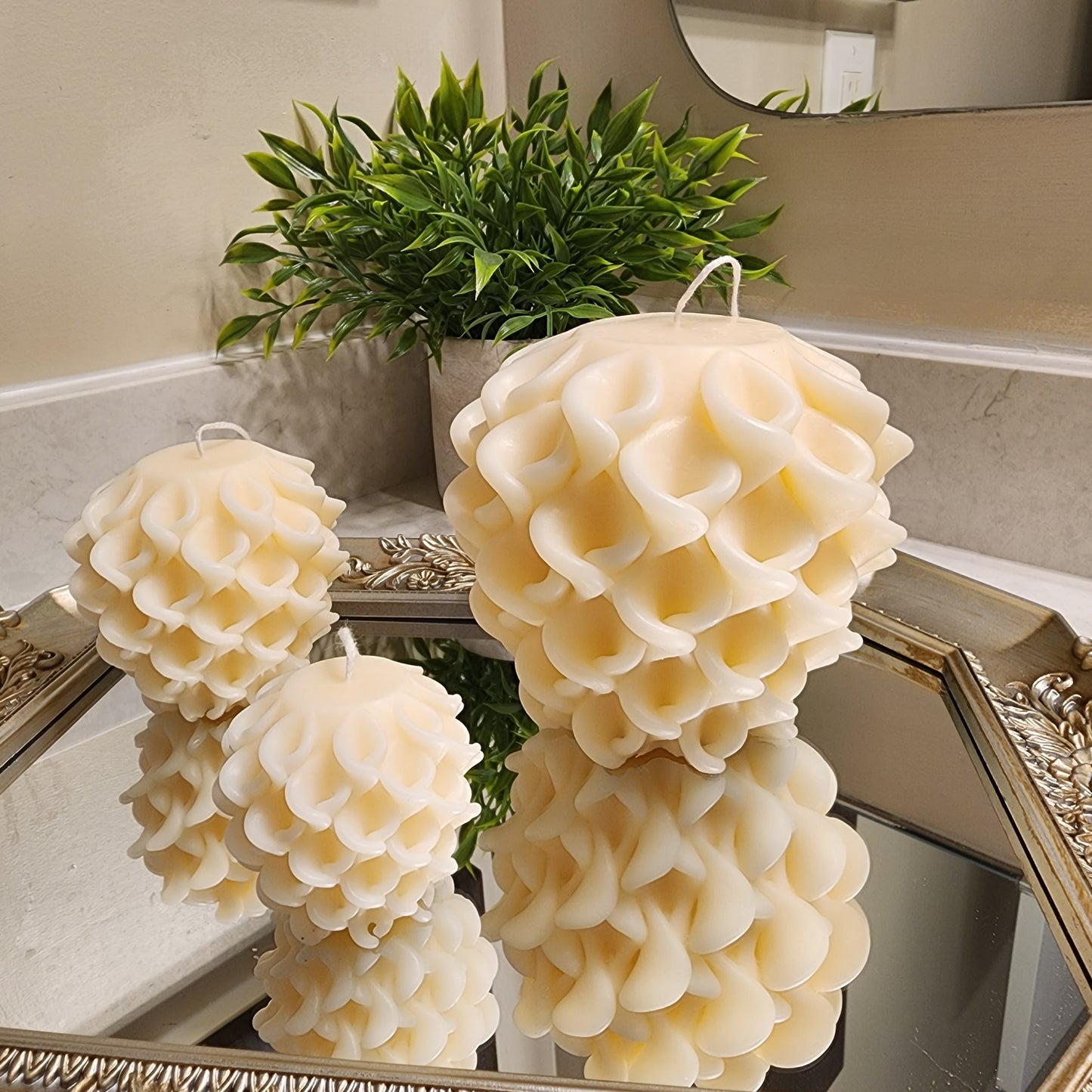 Fleur Ruffled Candle