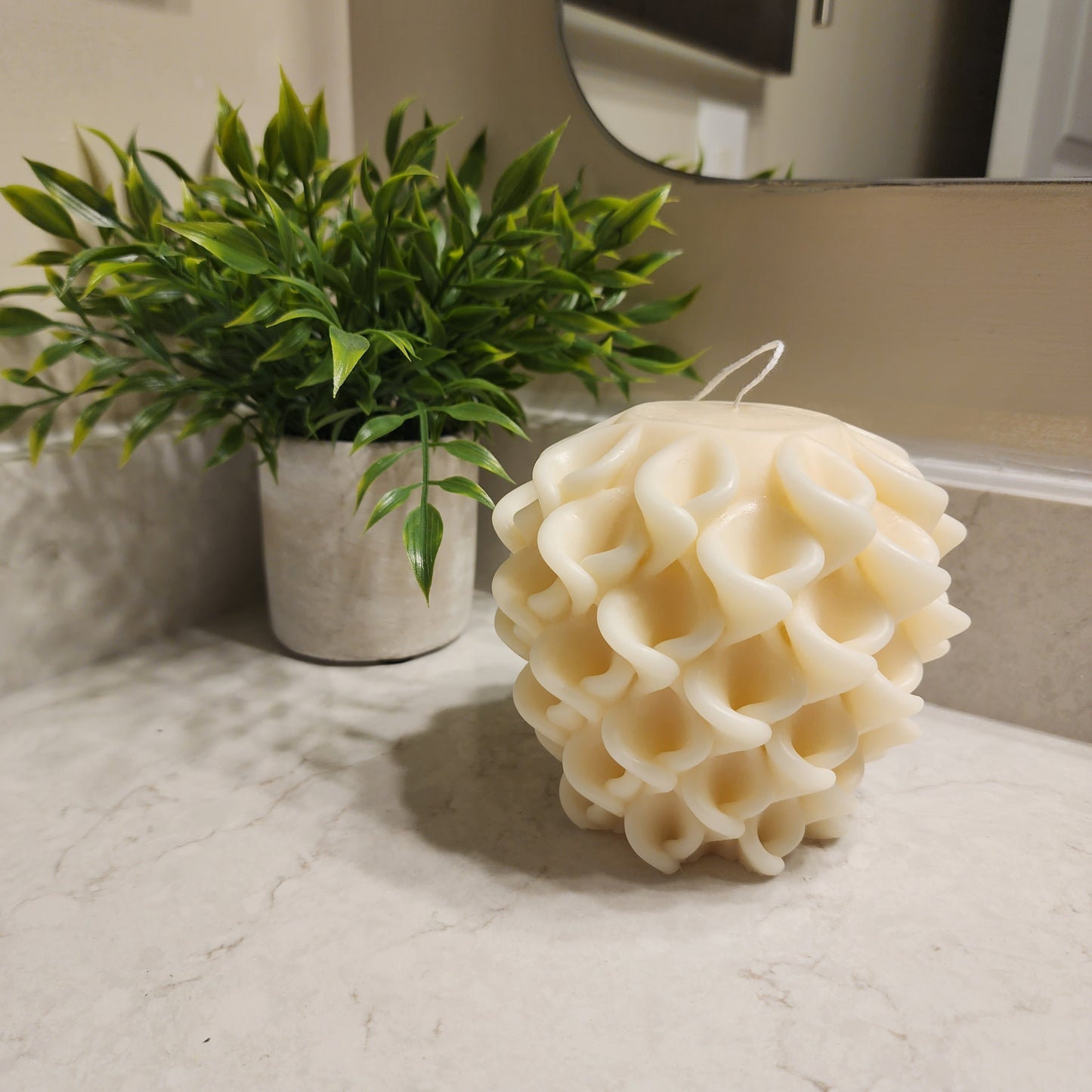 Fleur Ruffled Candle